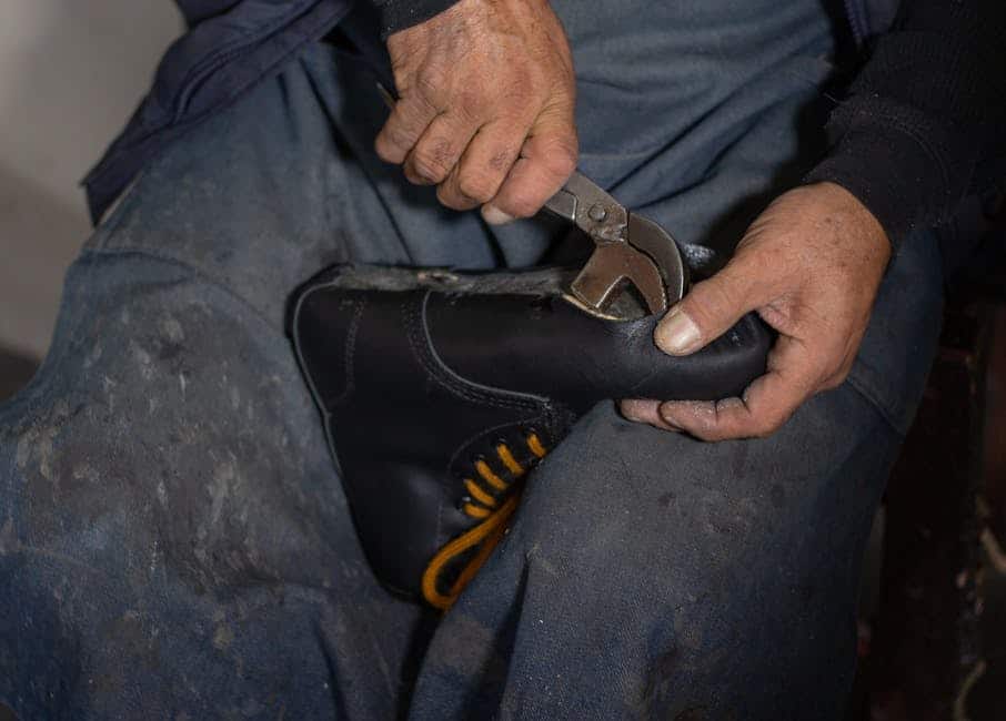 Mastering Full Grain Leather Techniques for a Flawless DIY Repair